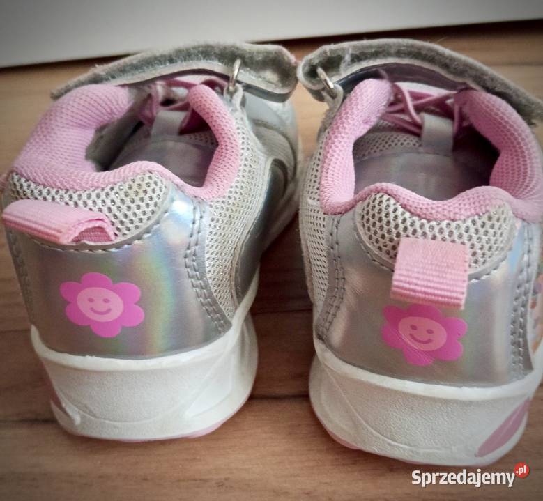 Srebrnoróżowe adidaski Psi PatrolSmyk 22 Nysa sprzedam