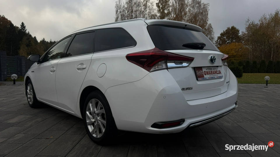 Toyota Auris 18 hybrid ledy Navi asystenci Sewis autoalarm Gdańsk