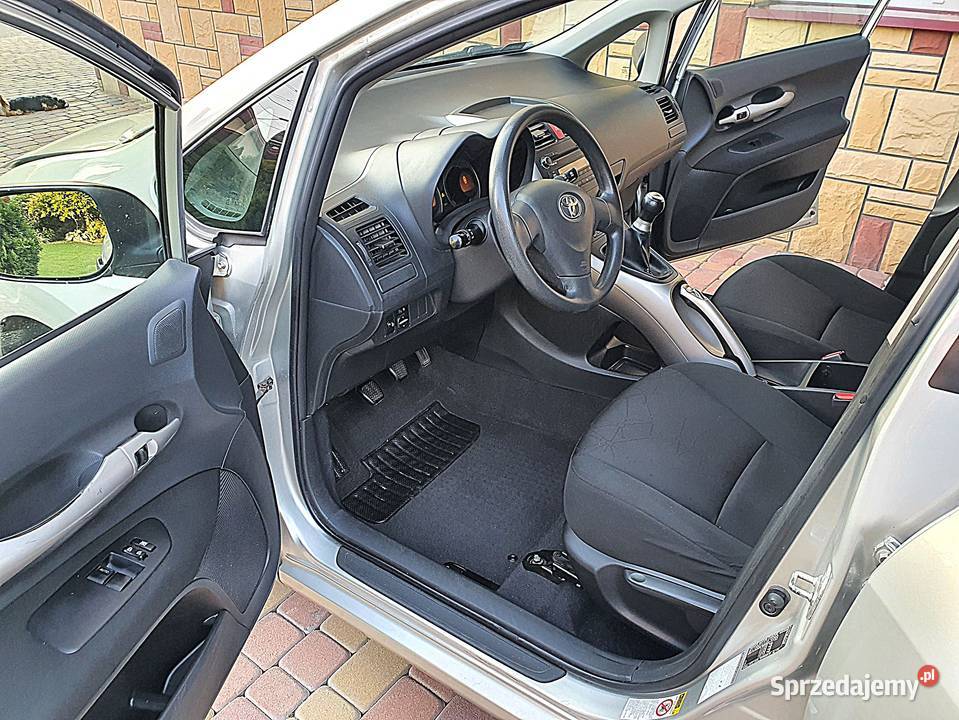 TOYOTA AURIS 2008 14 BENZYNA autoalarm Łęg Tarnowski