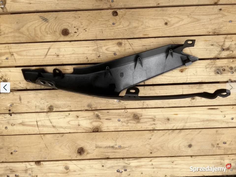 Osłona boczek zadupek prawy Husqvarna Svartpilen Ostrzeszów sprzedam