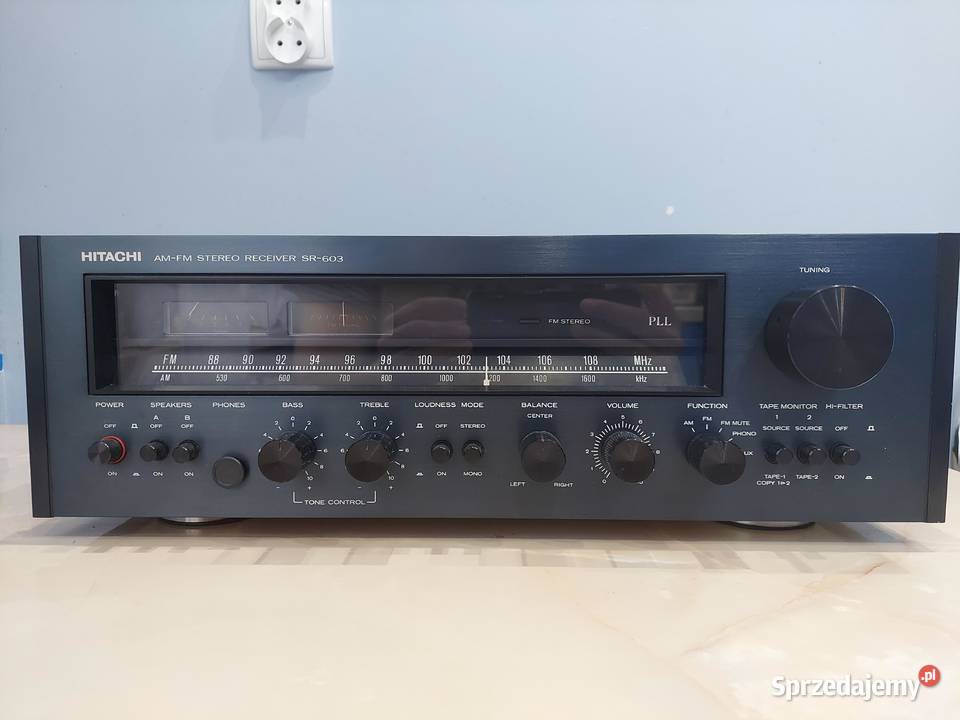 HITACHI AM-FM Stereo Receiver SR-603