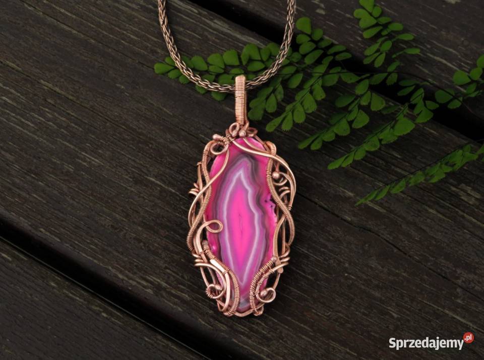Wisiorek z różowym agatem rękodzieło małopolskie