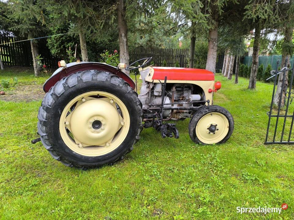 Ciągnik rolniczy zabytkowy Massey Ferguson t25 Żarów