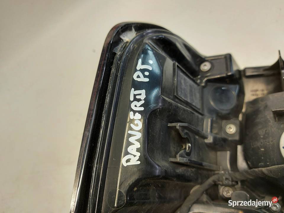 Ford Ranger VI 6 2024r LAMPA PRAWA TYŁ RADAR Lampy tylne