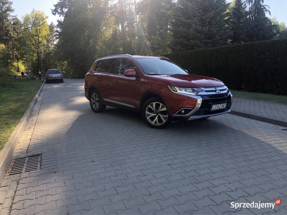 Mitsubishi Outlander 4x4 20 Benzyna 7 osobowy