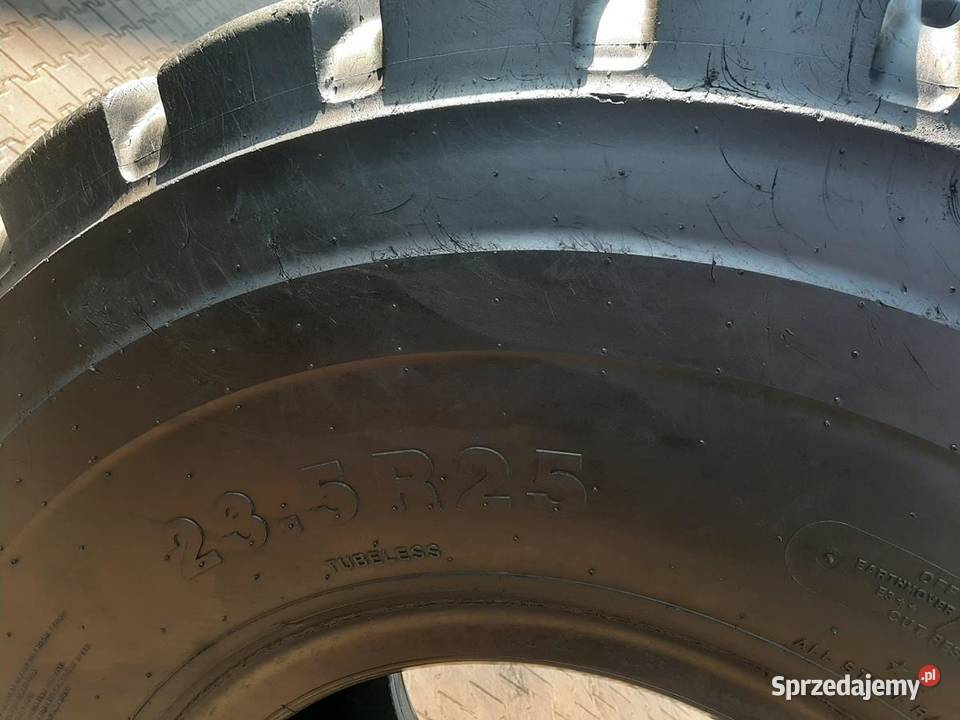 Opona używana przemysłowa 235R25 BKT EARTH 2800 Zaścianki