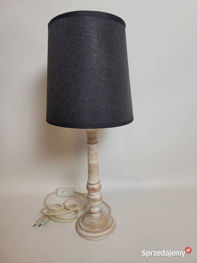 Lampka nocna z drewnianą podstawą Białogard