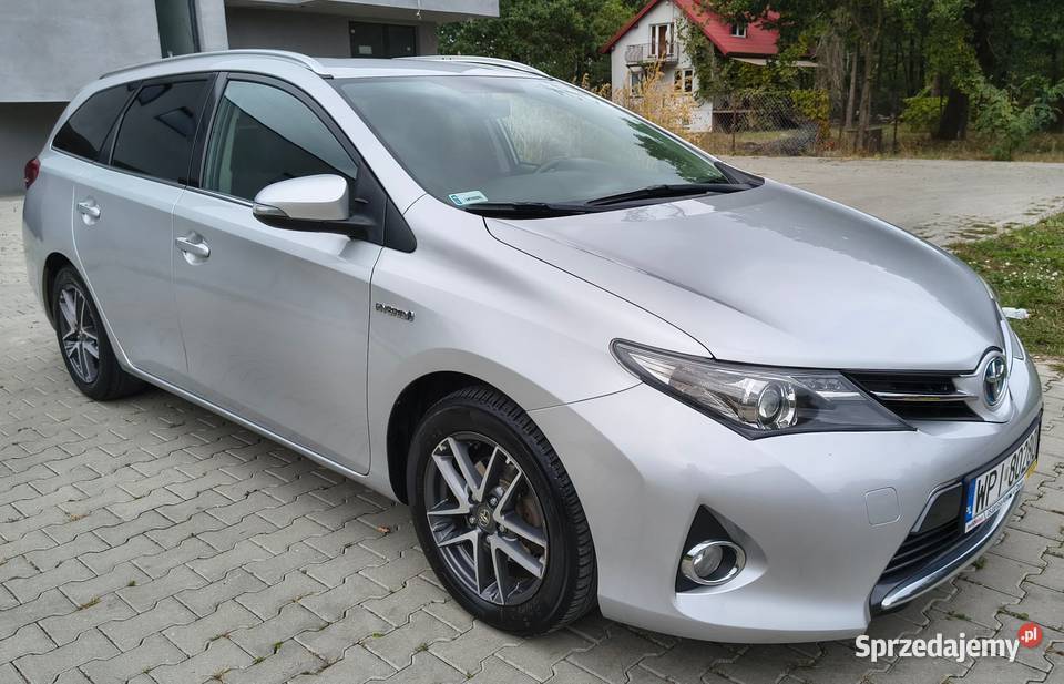 Toyota Auris 18 Hybryda LPG 15100 CVT Super stan garażowany Warszawa