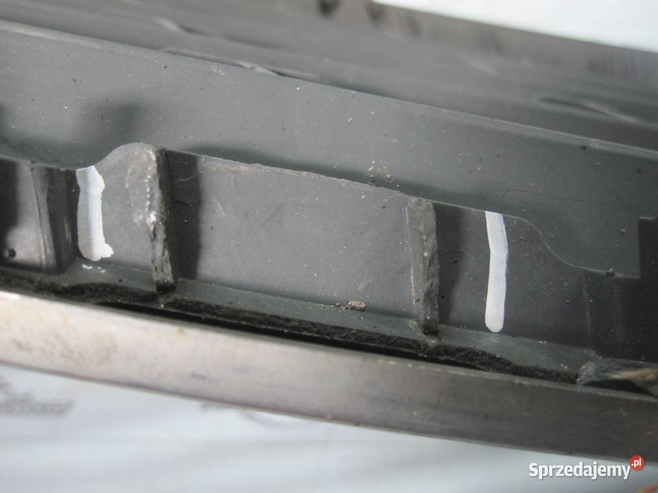 MERCEDES E IV W212 12r grill atrapa A2128800183 osobowe Kielce