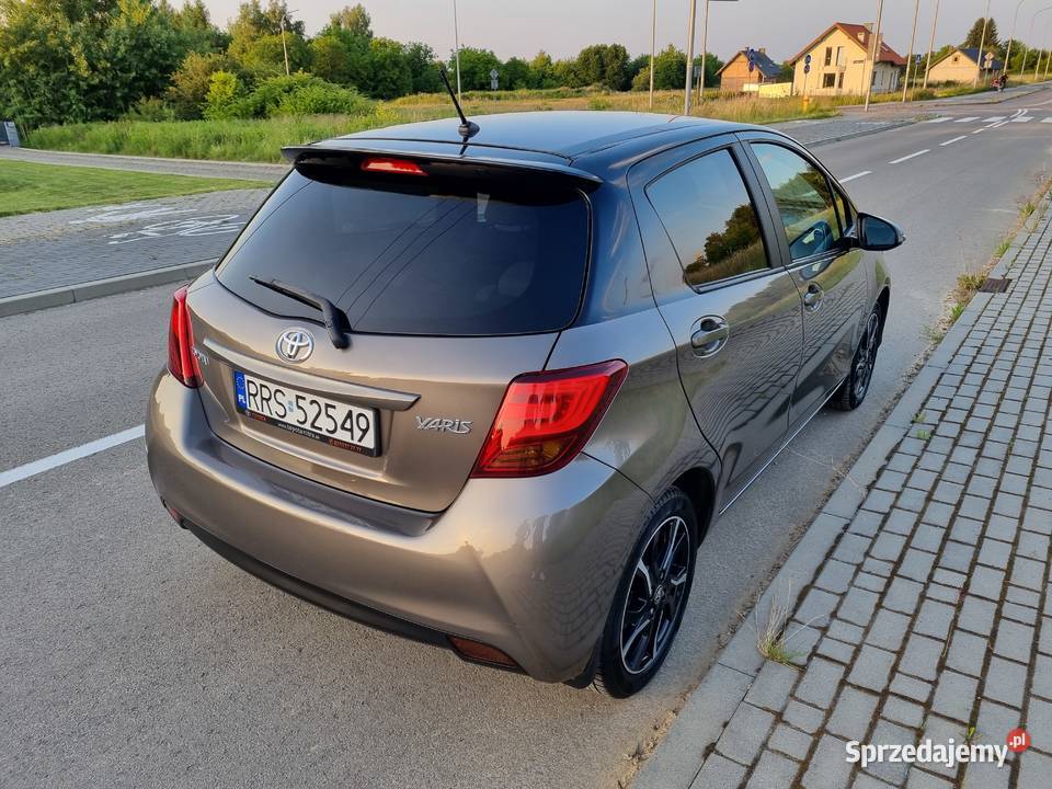 Toyota Yaris Selection 133 Benzyna 99 podkarpackie