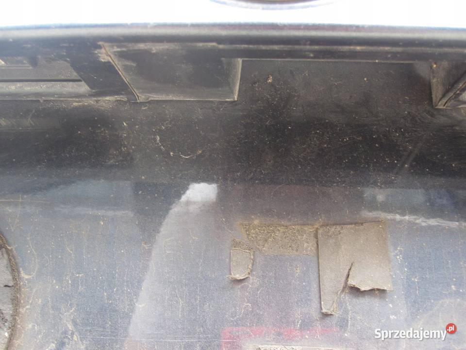 NISSAN JUKE 11r klapa tył