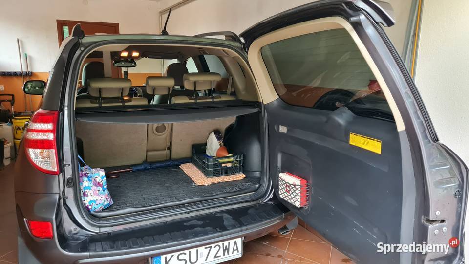 Toyota rav4 garażowany