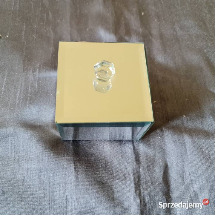 Szkatułka z kawałków lustra na biżuterię itp