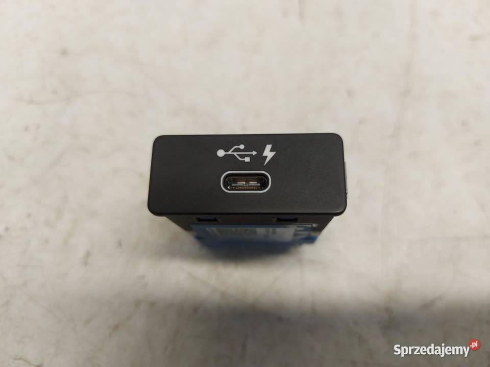 BMW G23 G22 M440i Cabrio Gniazdo złącze port USB