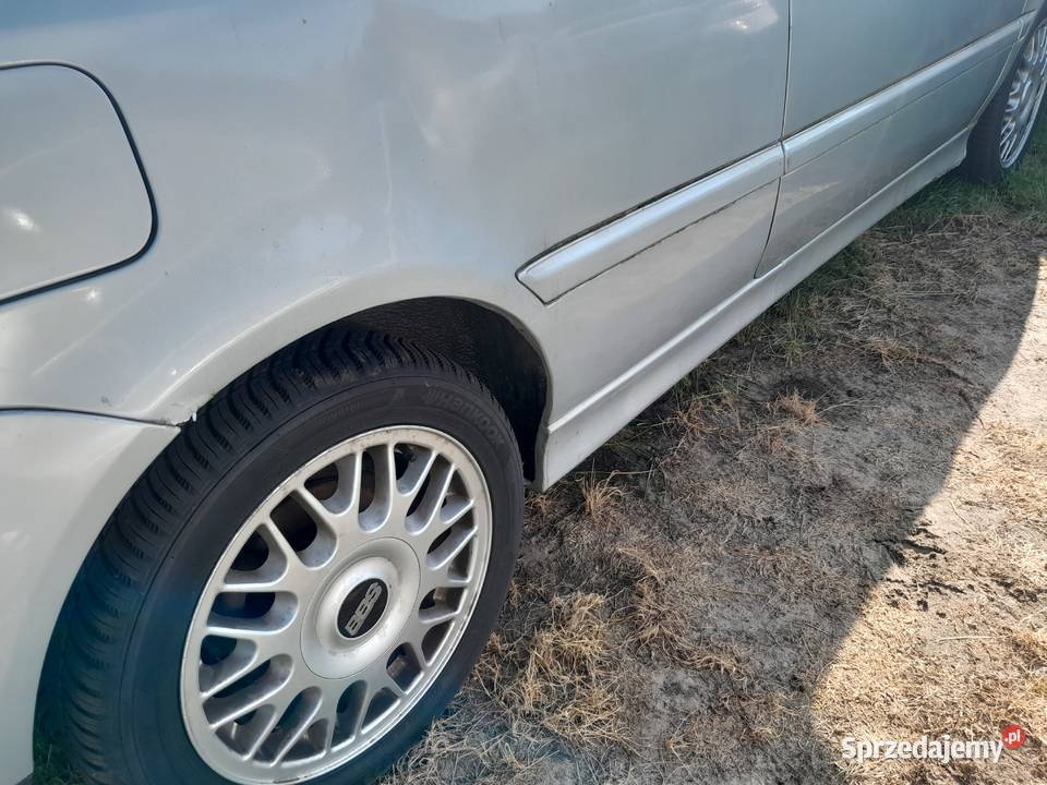 VW Golf IV 18 benzyna Cabrio z de alu BBS skóra 2/3 Wronki