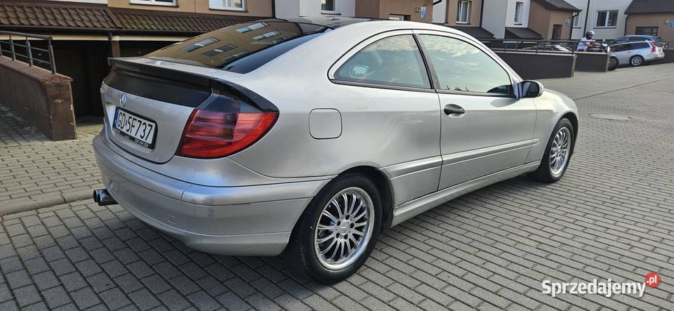 Mecedes Benz C klasa coupe 2001r 18 benz130 ESP