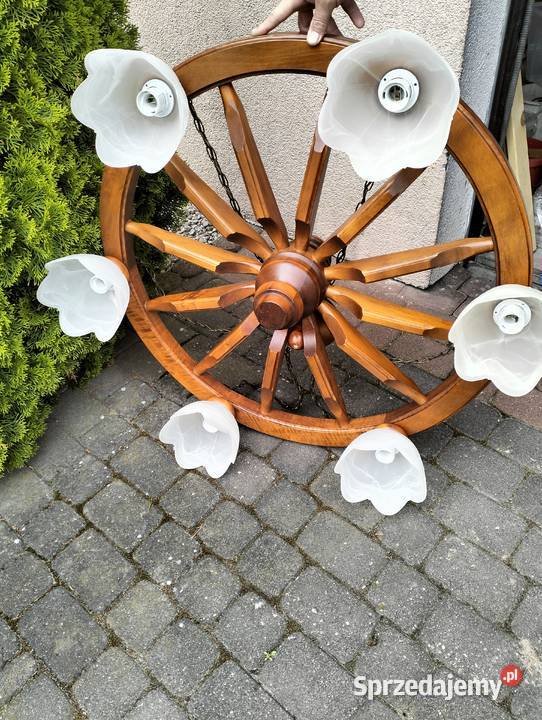 Zyrandole w kształcie koła wozu Dom i Ogród Główiew