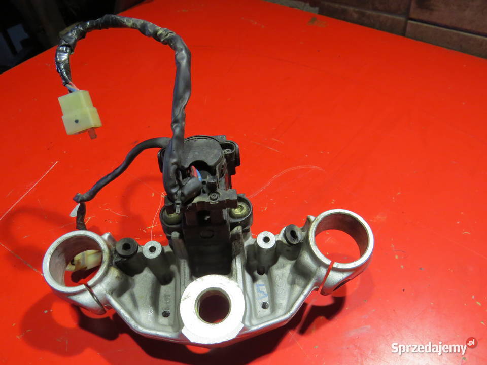 HONDA HORNET 600 PC36 03 stacyjka korek kluczyk