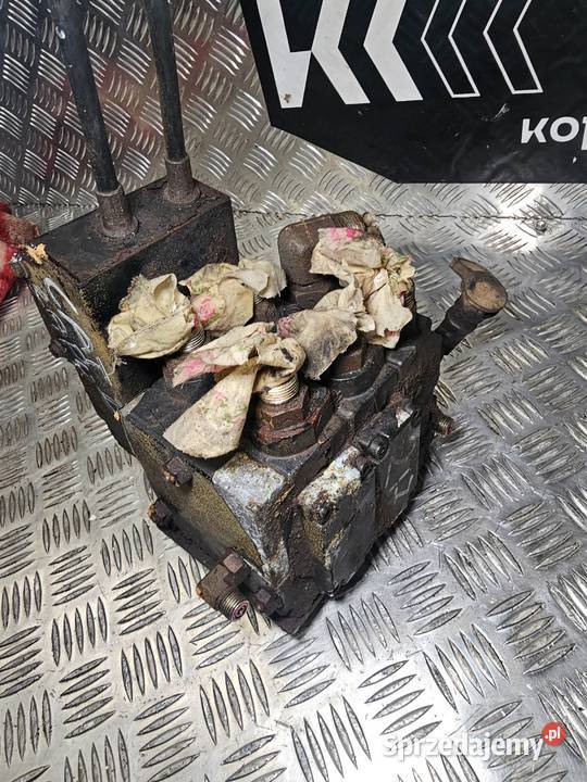 Pomocnicza grupa zaworów Caterpillar 424D 428D i pomorskie Gdynia