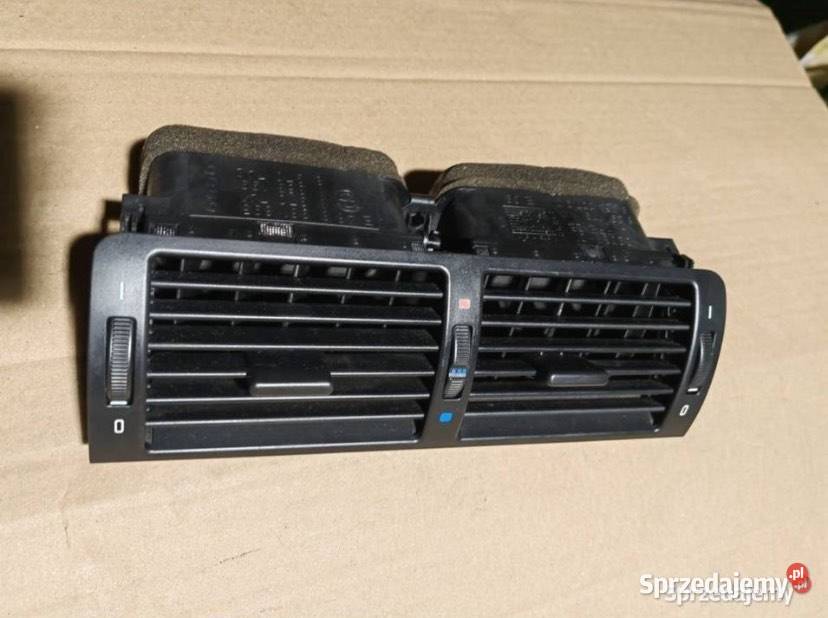 Kratka nawiewu środkowa bmw 3 e46 lift Rok produkcji 2003 sprzedam