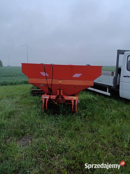 rozsiewacz nawozu Kuhn MDS 932 Borzęciczki