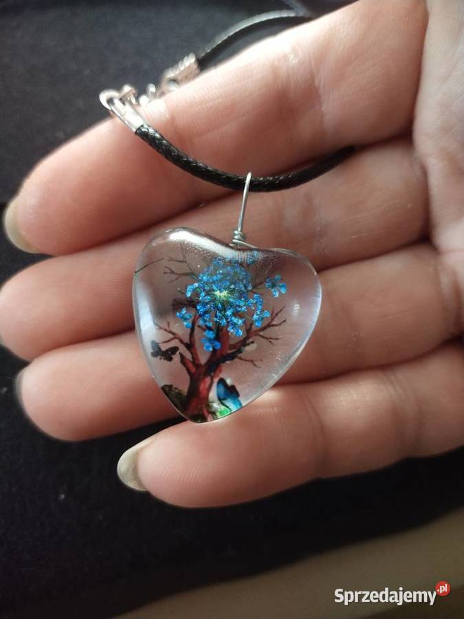 Łańcuszek z zawieszką z żywicy Kujawy