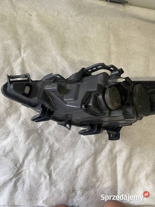 Lampa prawy przód Peugeot 207 CC Jasienica