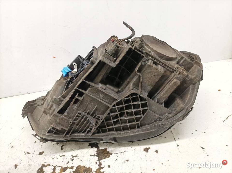 LAMPA PRZÓD PRAWA EUROPA FULL LED USZKODZONA osobowe sprzedam