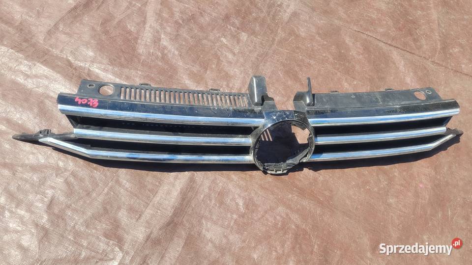 VW TOURAN II 15 ATRAPA GRILL 5TA853653B 4073 osobowe śląskie Ruda Śląska