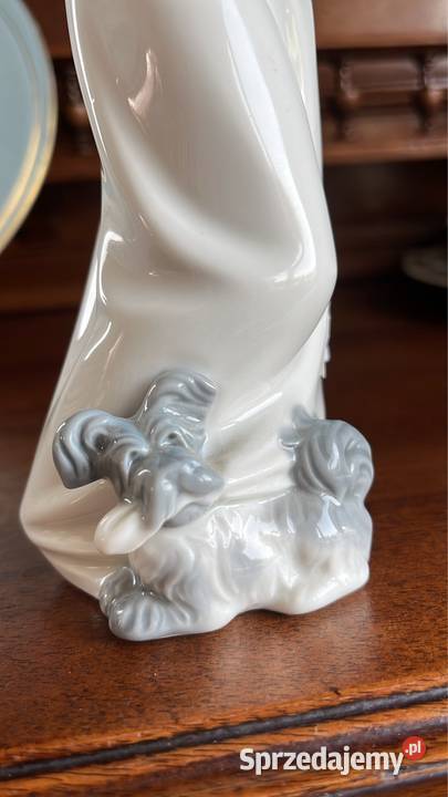 Figurka dziewczyny z pieskiem Zaphir Lladro Porcelana i szkło