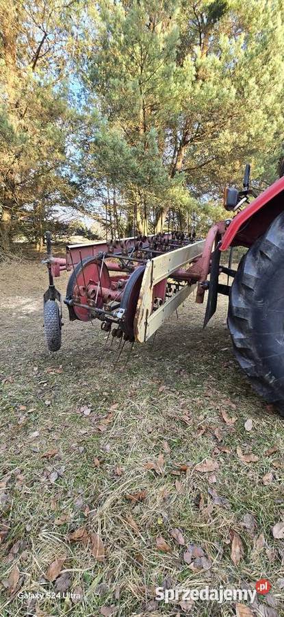 Zgrabiarka przewracarka do siana