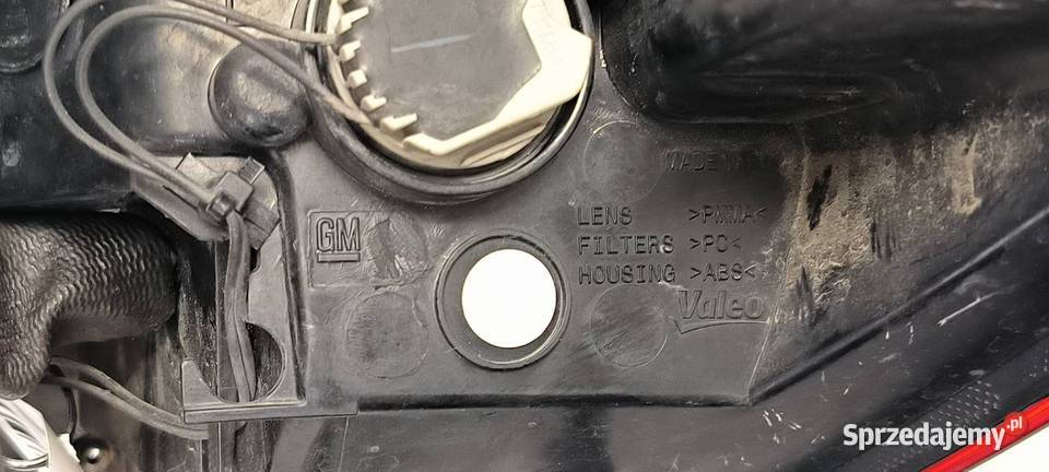 LAMPA LEWA TYŁ OPEL ASTRA J 90015067 osobowe