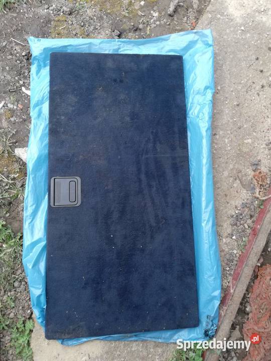 124 kombi tapicerka bagażnika granatowa Kielce