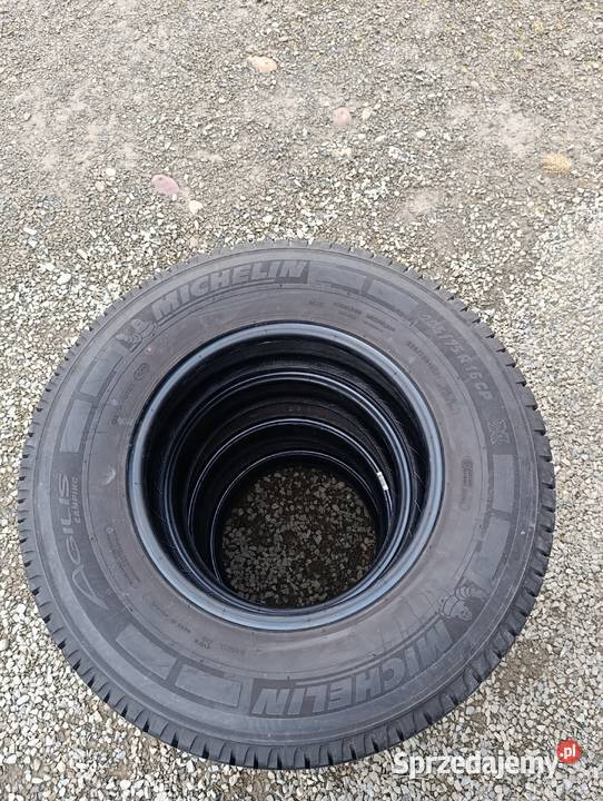 Opony Michelin Agilis 225 75 16CP Stróże sprzedam