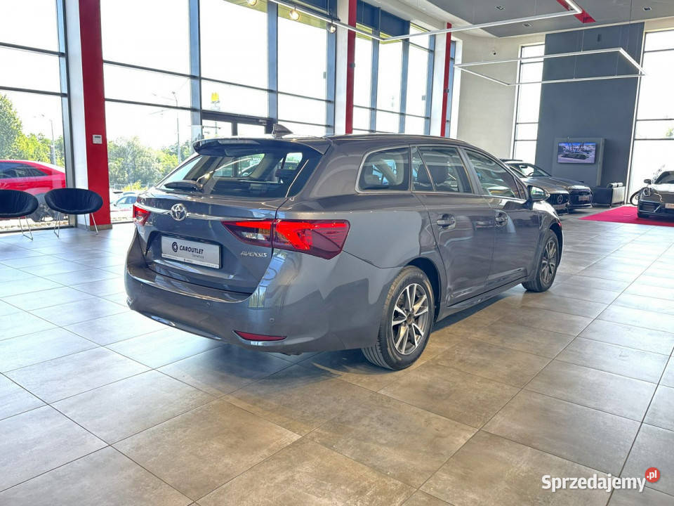 Toyota Avensis SW 18 147 automat 2018 r salon Avensis Myślenice