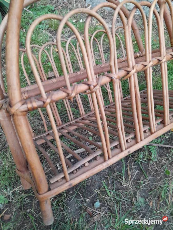 Gazetownik pleciony wiklina używany do Dąbrowa Górnicza