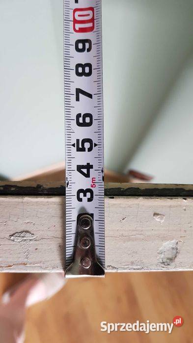 Stara biała drewniana rama na lustro obraz Katowice