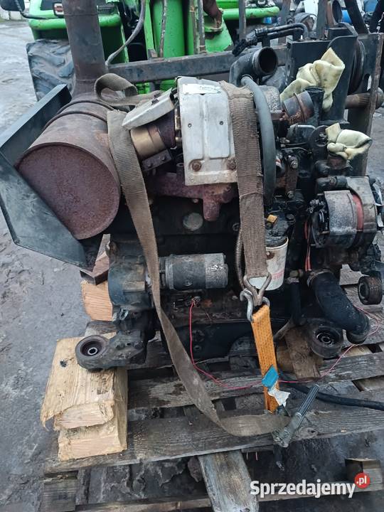 Silnik Komatsu SAA4D102E2 Rok produkcji 2007 wielkopolskie Wągrowiec