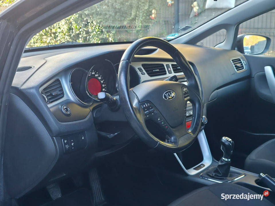 Kia Ceed 14 Benzyna Serwisowany Bogate czujnik zmierzchu Piekoszów sprzedam