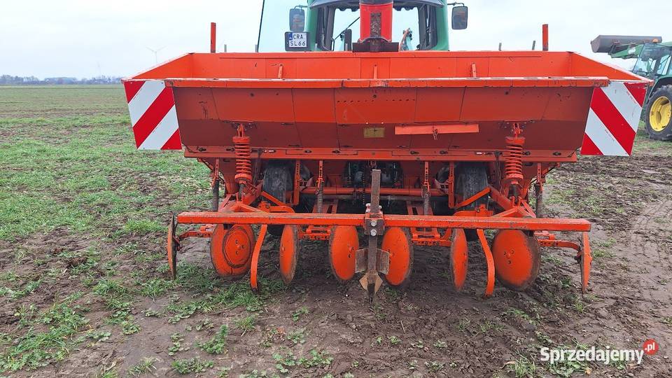 Sadzarka do ziemniakow 4 rzędowa talerzowa nieuszkodzony Radziejów