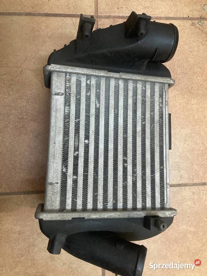 INTERCOOLER LEWY AUDI A4 B6 25 TDI 8E0145805P Pozostałe Pozostałe
