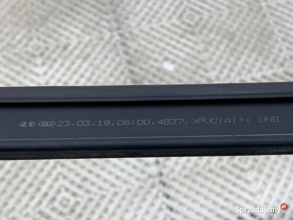 LISTWA DACHOWA LEWA HYUNDAI ELANTRA VII 16 123