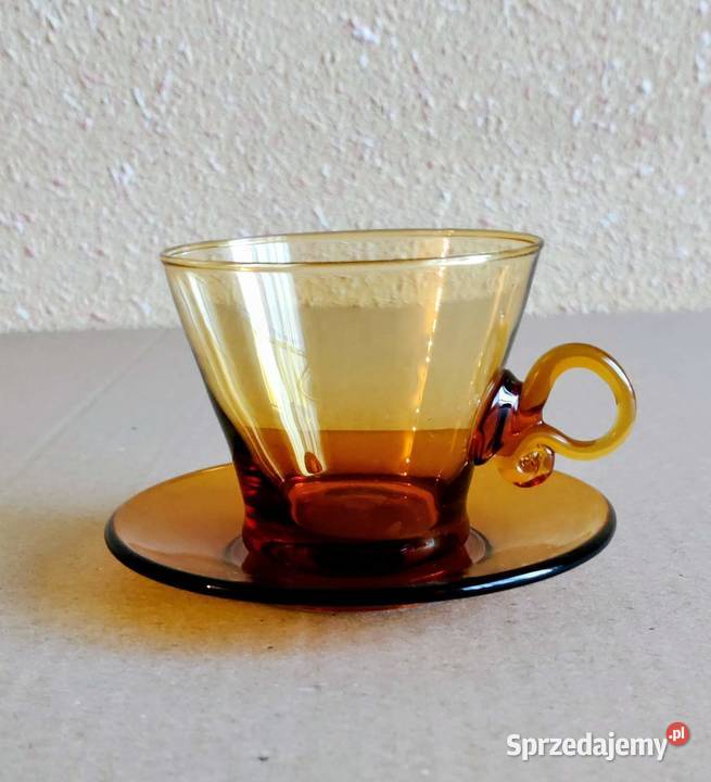Filiżanki ze spodkami miodowe PRL 6 sztuk Chełm
