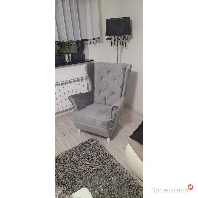 Fotel Uszak Z Przeszyciami W Stylu Glamour Różne