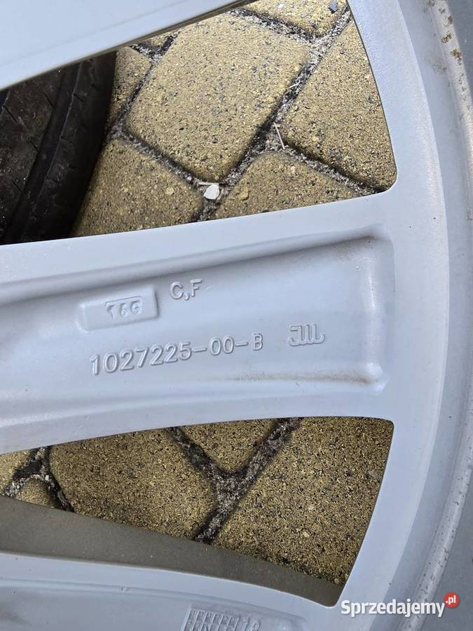Komplet kół do samochodu elektrycznego Tesla Nieporęt