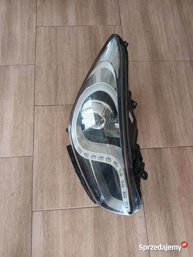 Reflektor lampa przód prawalewa Hyundai i40 Łobżenica sprzedam