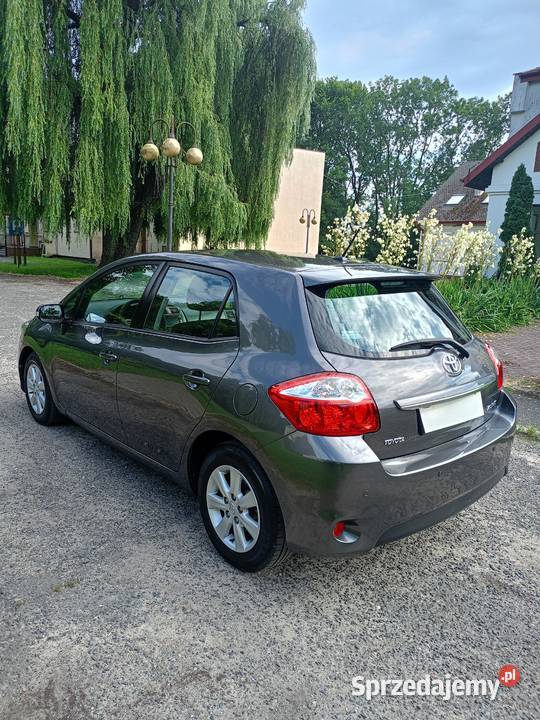 Toyota Auris Zadbana Mały przebieg Pierwszy Rok produkcji 2012