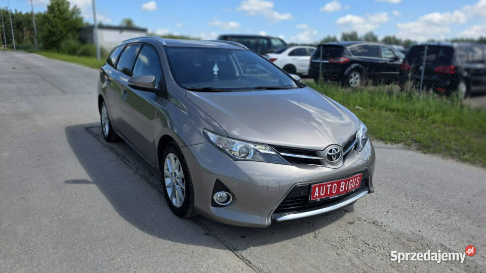 Toyota Auris duza navi kamera cofania ledy II Lębork