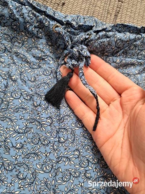 Zwiewne szorty w kwiatowy wzór Esmara idealne na Spodnie