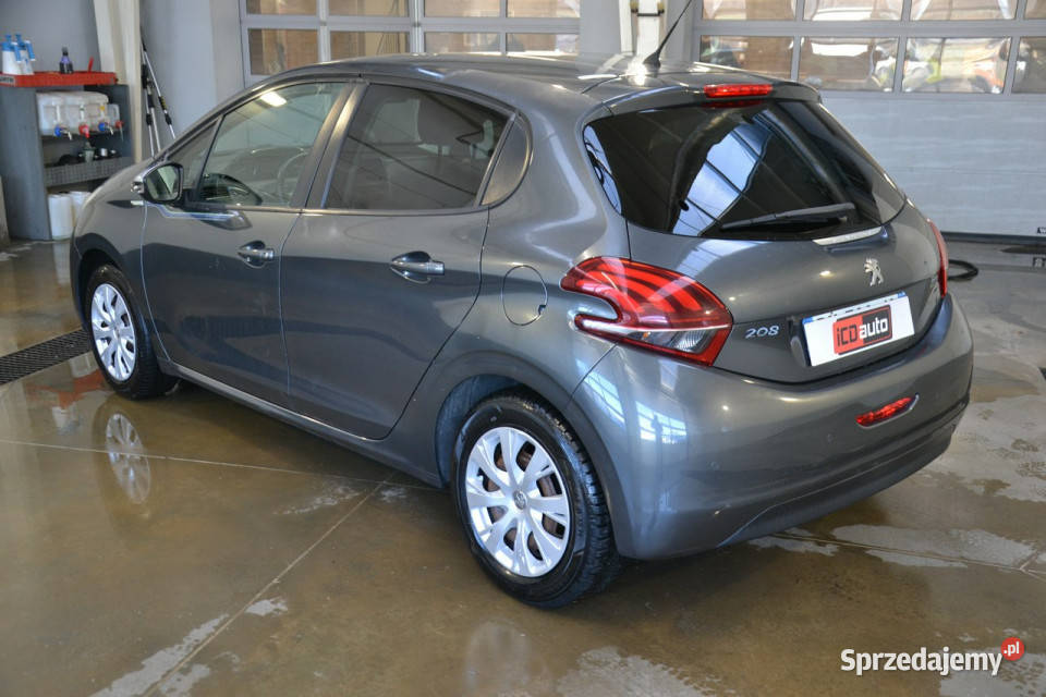 Peugeot 208 lifcie 12 benzyna 82 tablet 1200cm3 Kęty